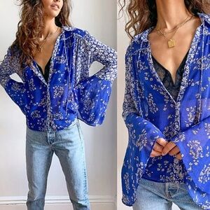 Super Rare FREE PEOPLE “Serena” Floral Bell Sleeve Blouse Buttoned Boho Prairie